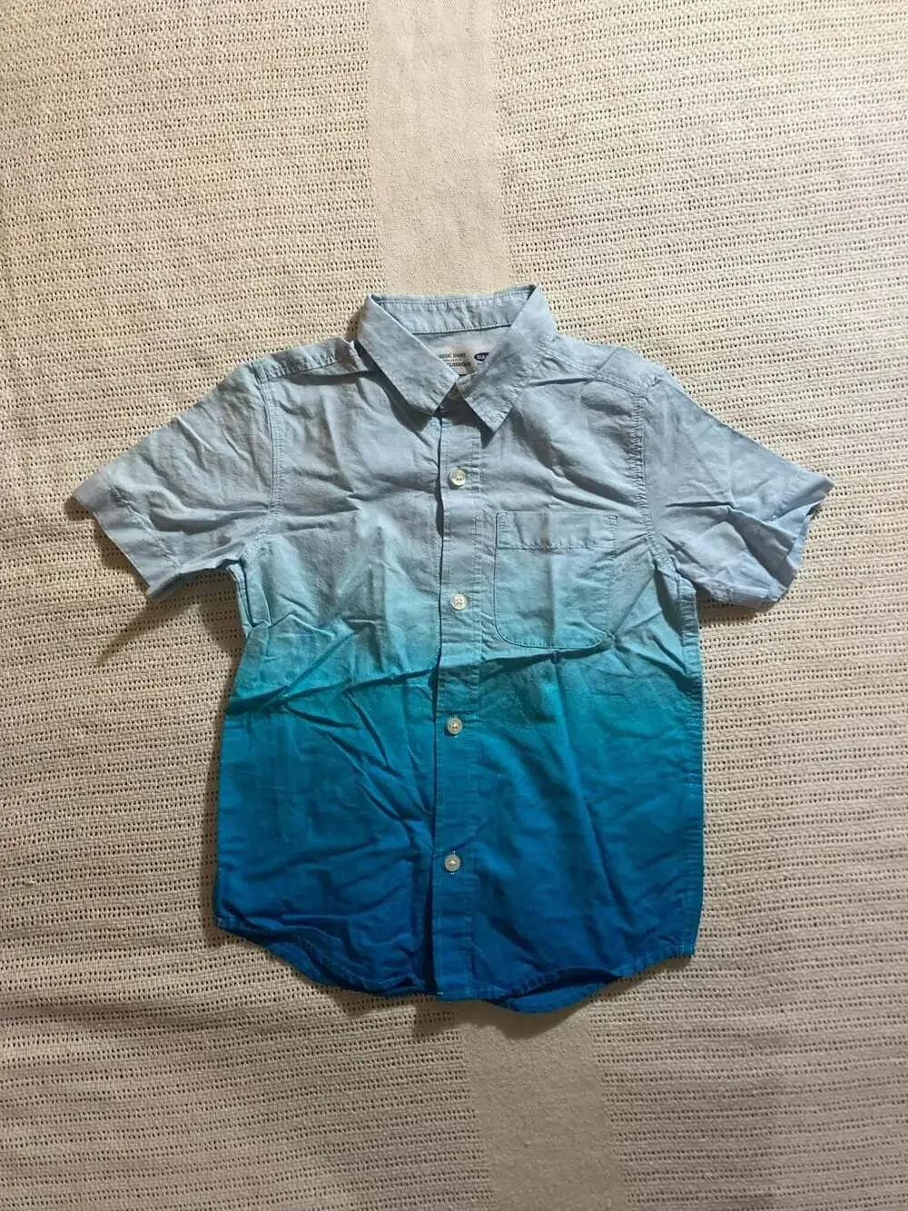 Old Navy The Classic Shirt Dip-Dye Blue Short Sleeve Button-Up Boys